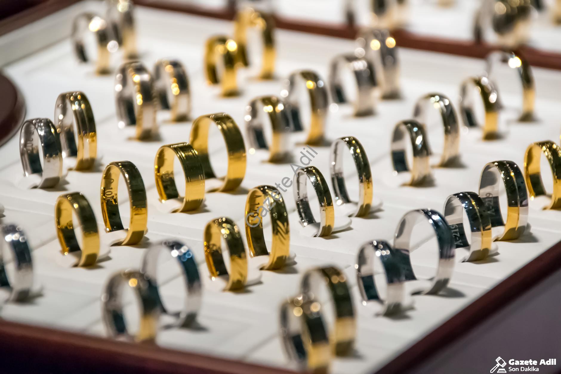 Çelik Takılarla Fark Yaratın